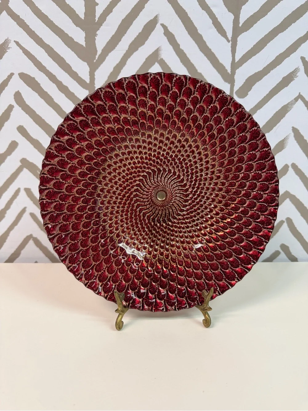Decorative Red Spiral Glass Accent Plate - Brand Unknown - Picture 1 of 3